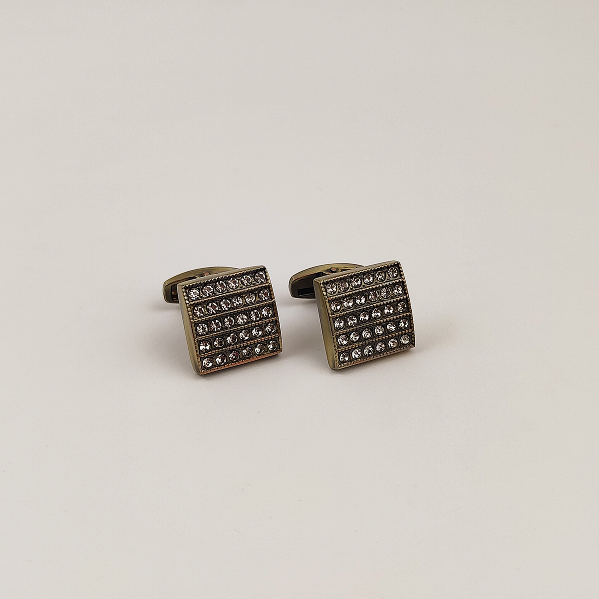 CUFFLINK 357