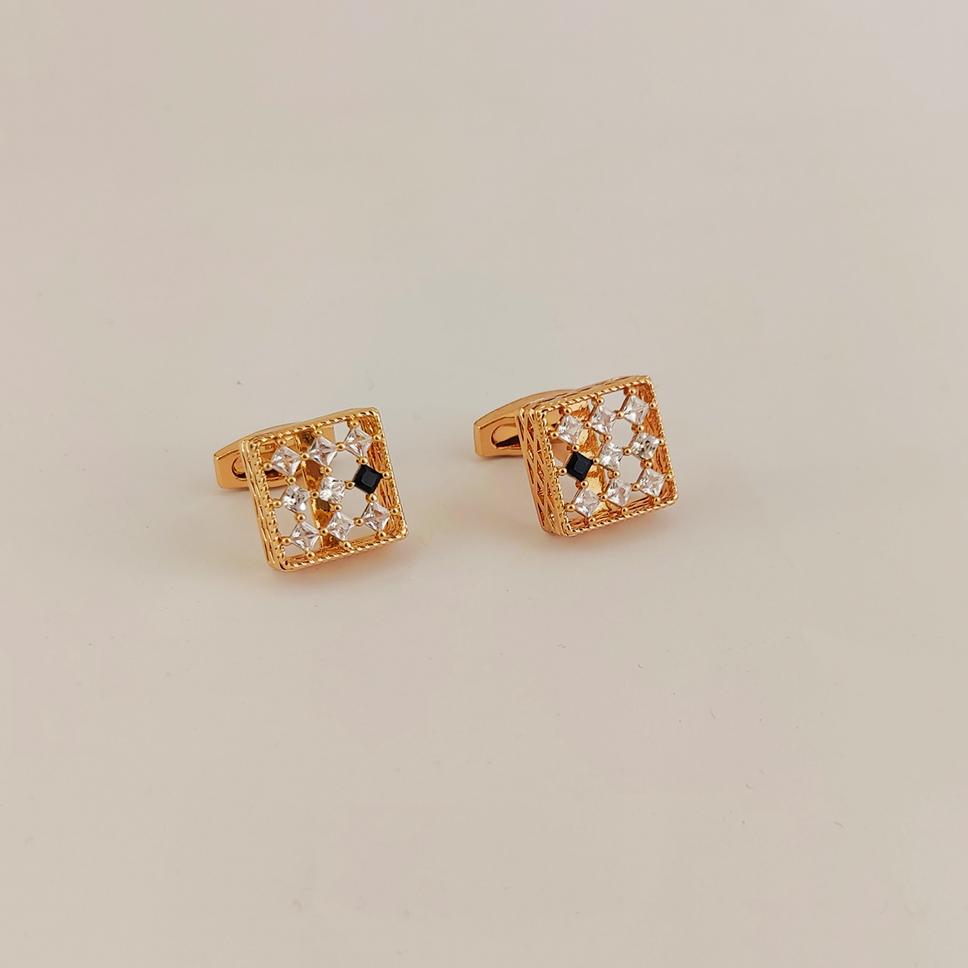 Cufflink 309