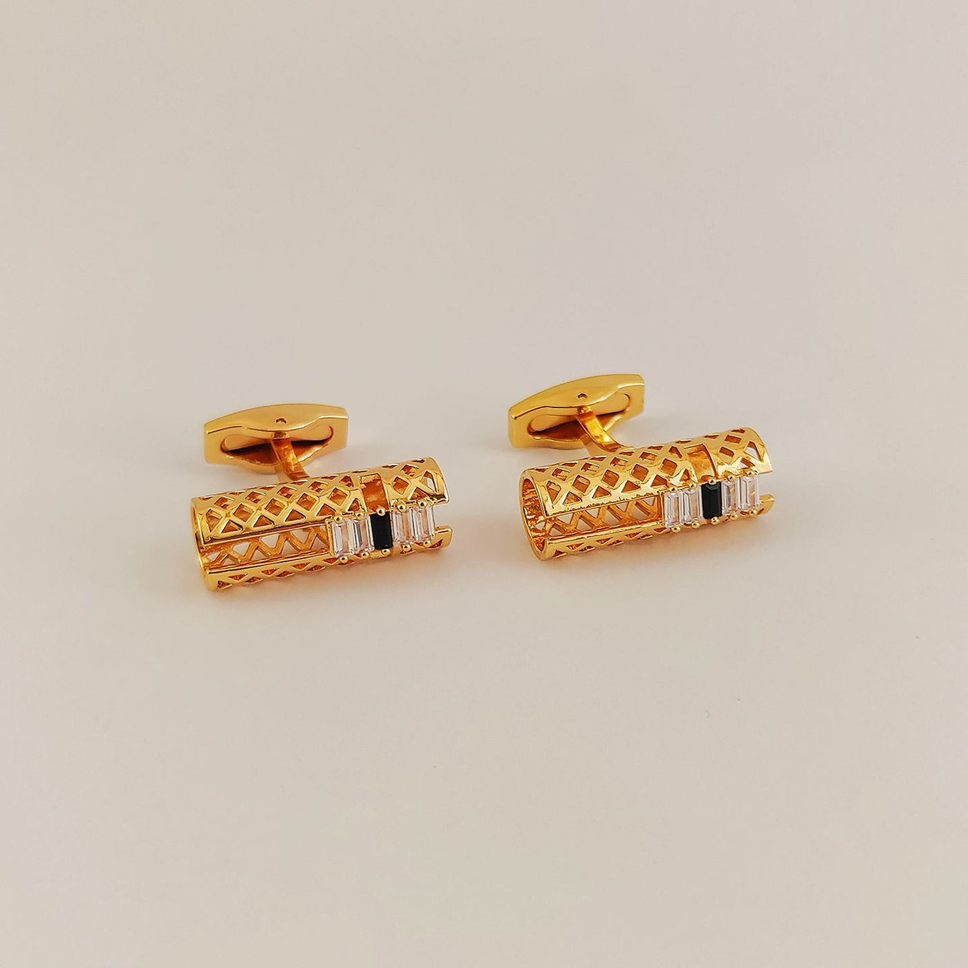 Cufflink 321