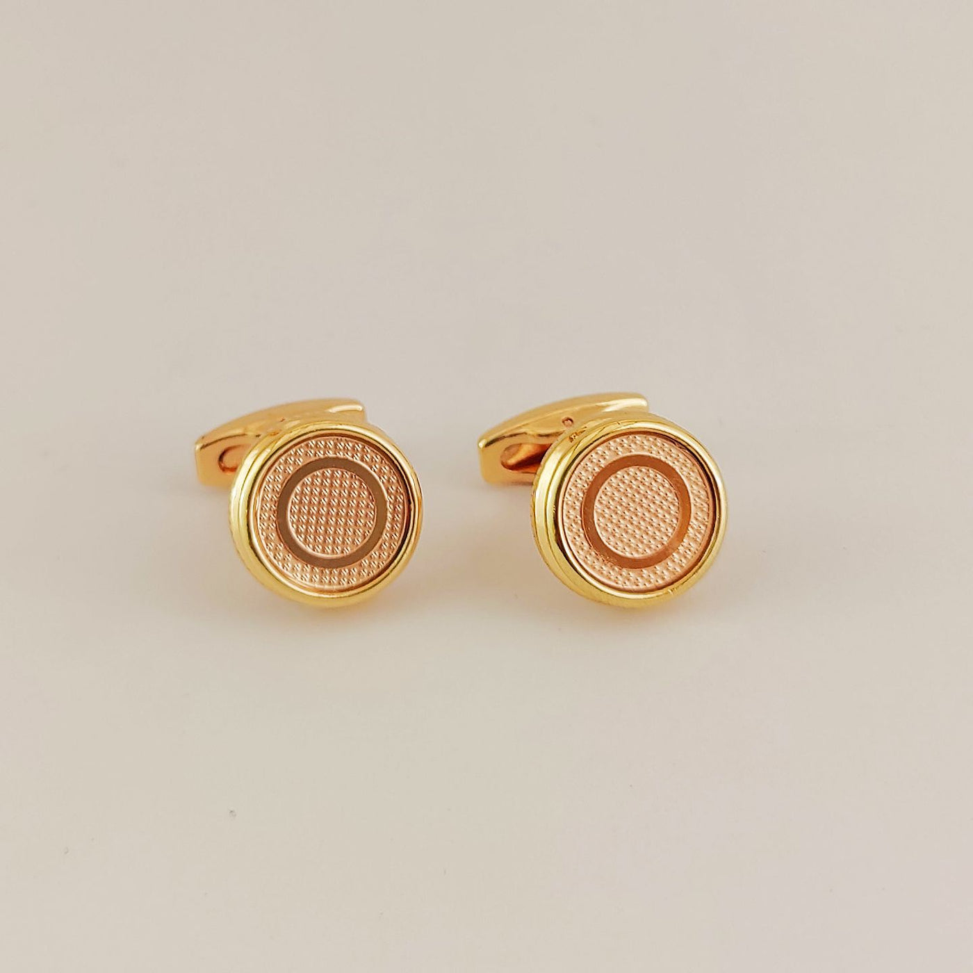 Cufflink 331