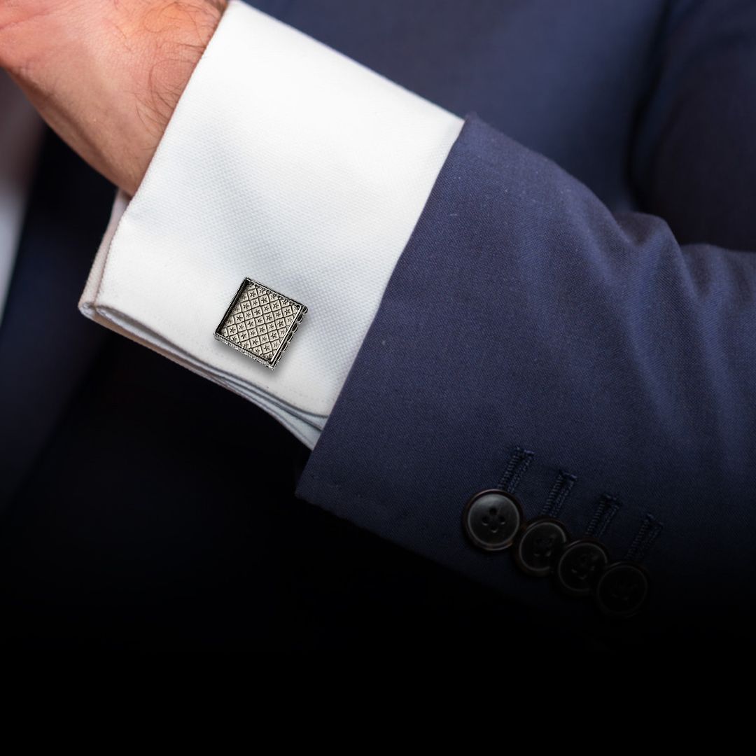 Cufflink 204