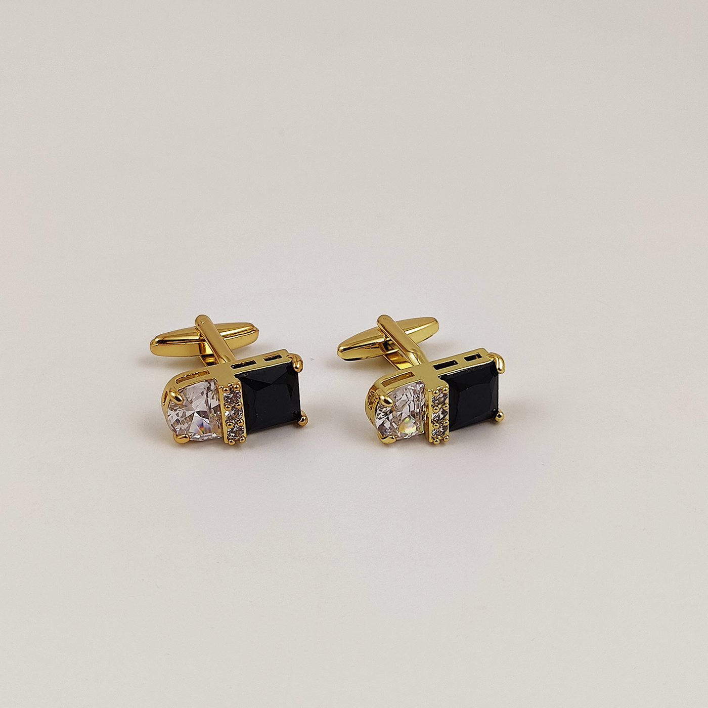 Cufflink 347