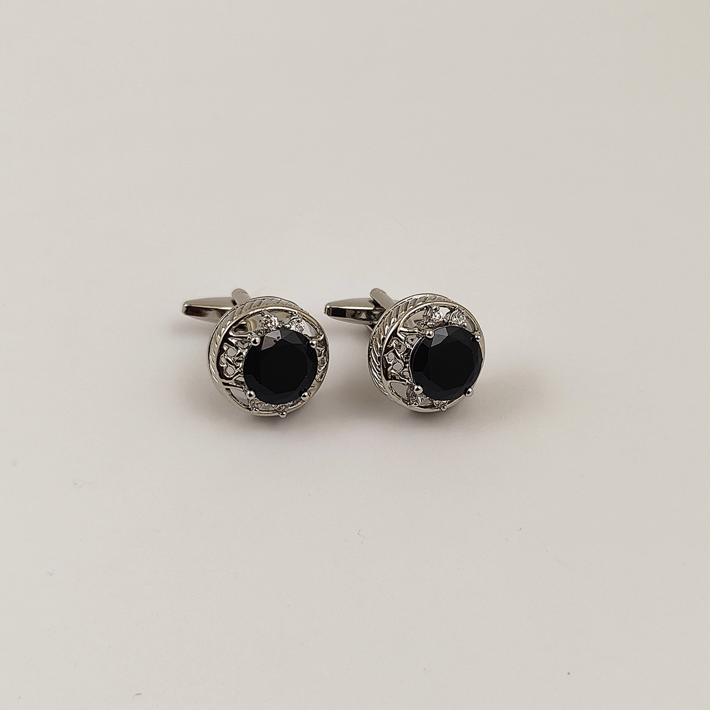 CUFFLINK 349