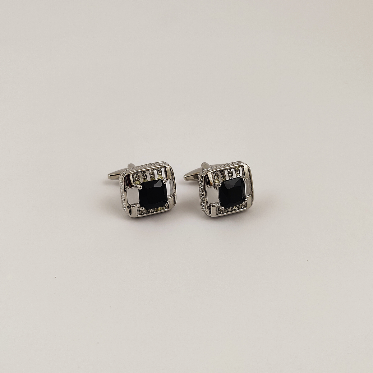 CUFFLINK 354