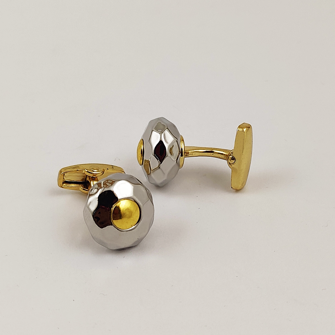 Cufflink 378