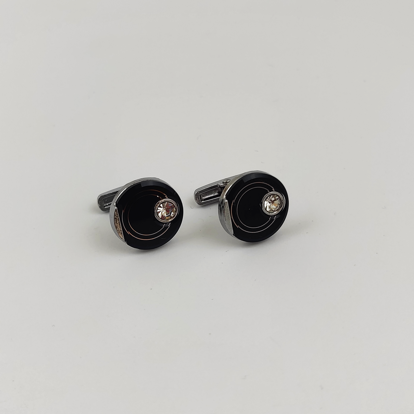 Cufflink 379